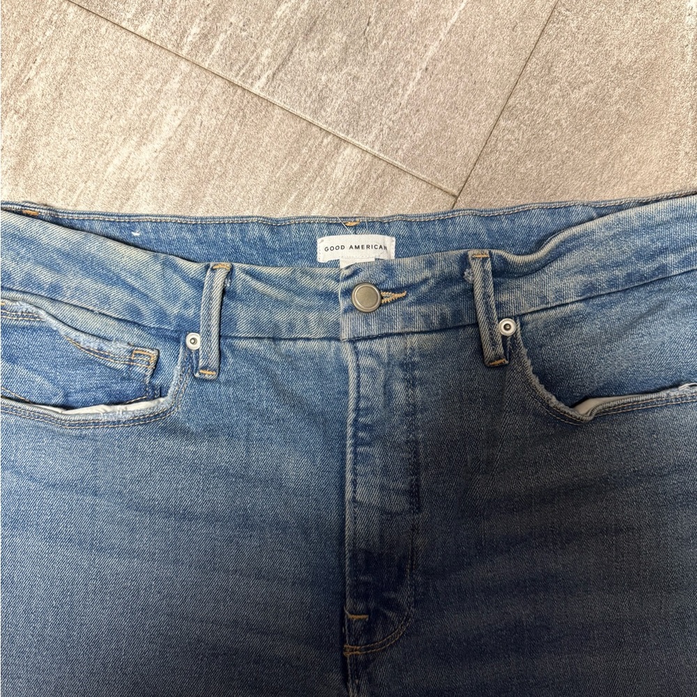 Good American Straight Leg - Picture 2 of 5